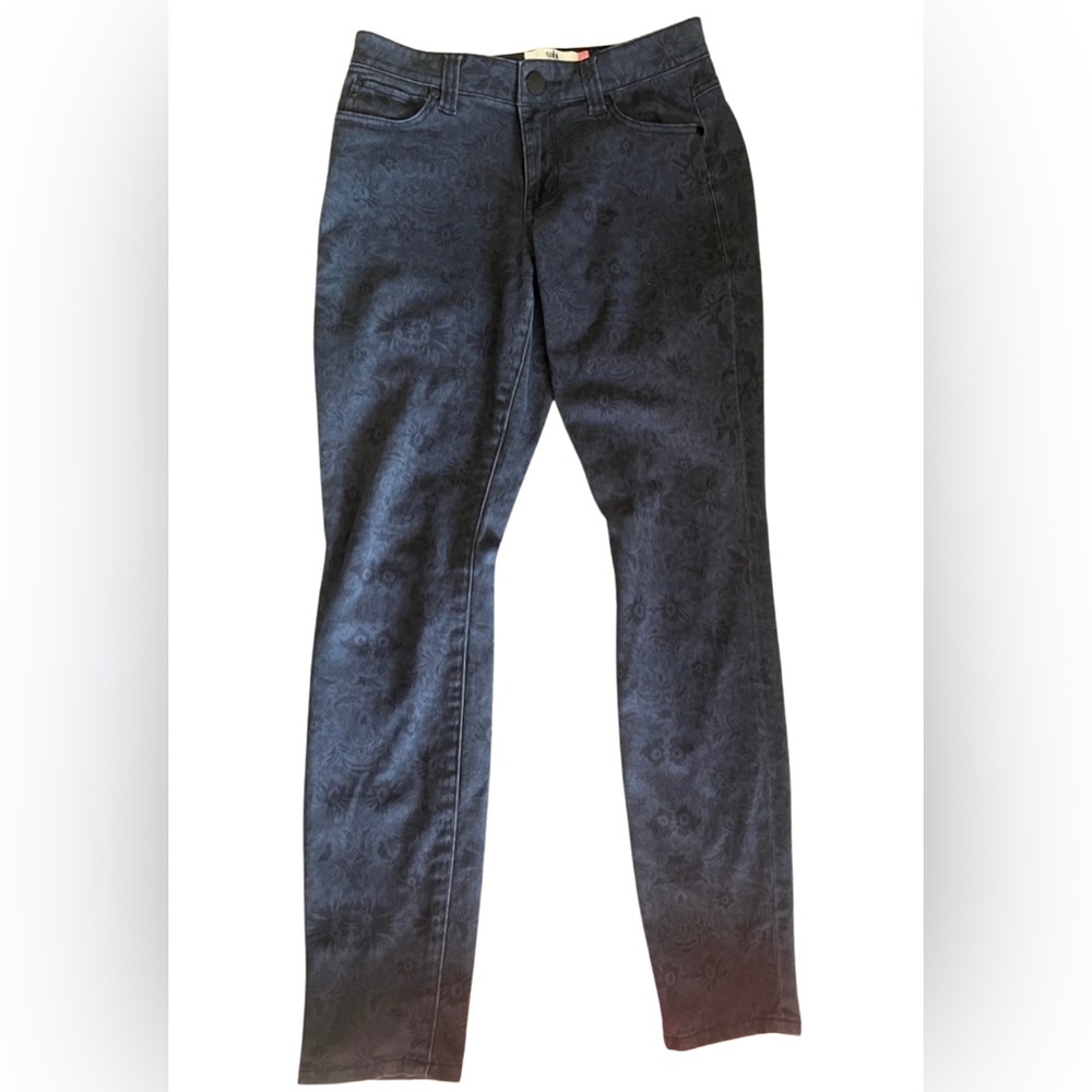 CAbi Flower Pattern Curvy Skinny Jeans 💐